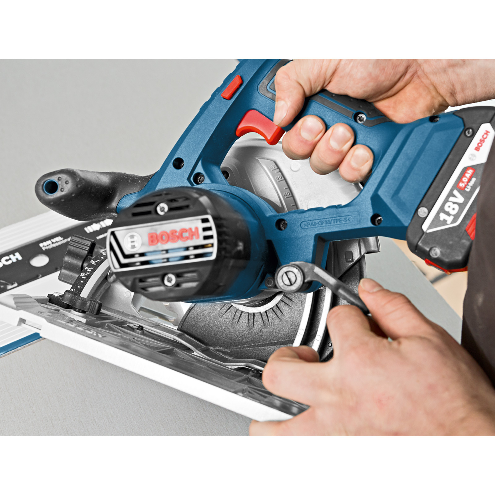 Bosch Akku-Handkreissäge GKS 18V-57 G Ø 165 mm Solo