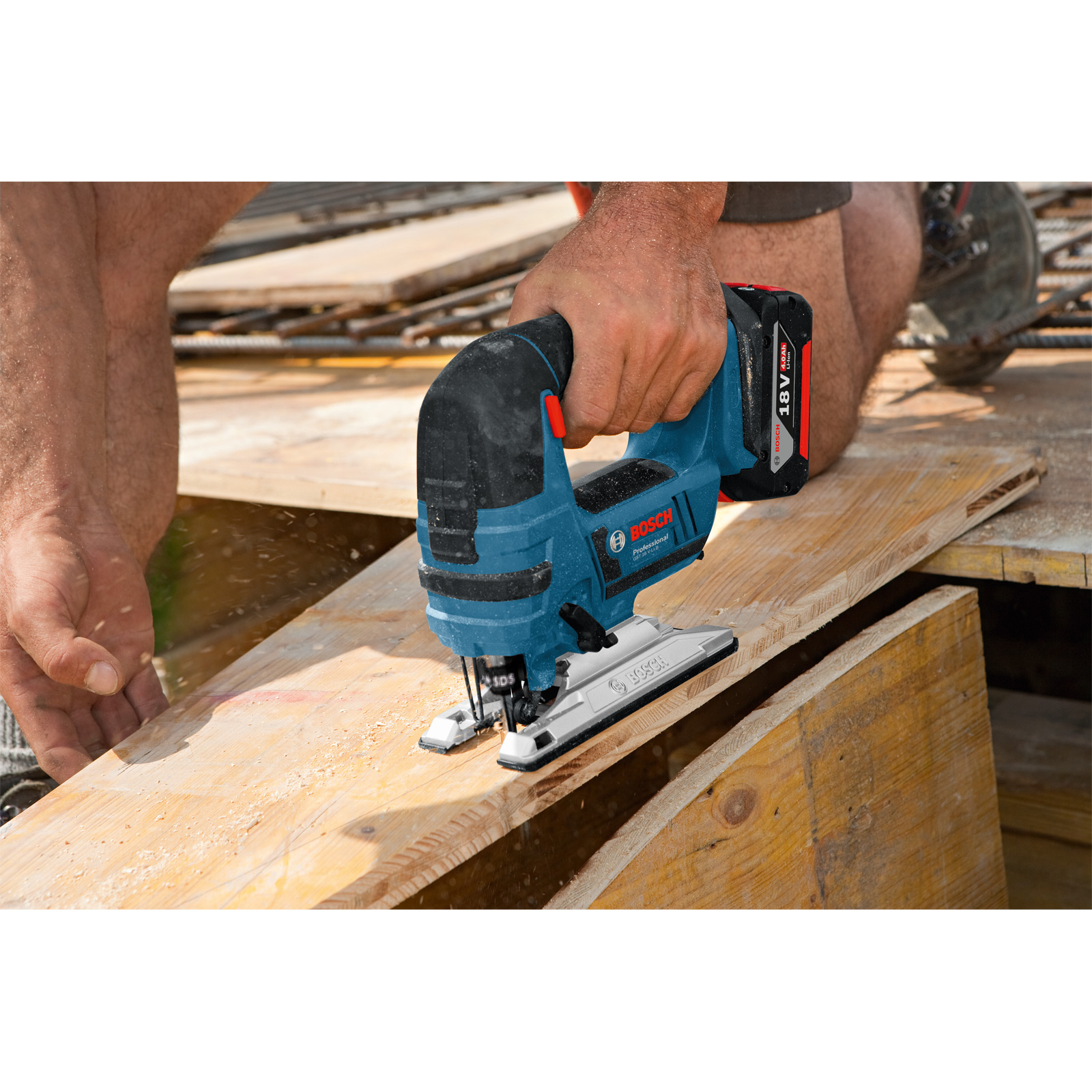 Bosch Akku-Stichsäge GST 18V-LI B / 2x 4,0 Ah Akku + Ladegerät in L-Boxx - 06015A6106