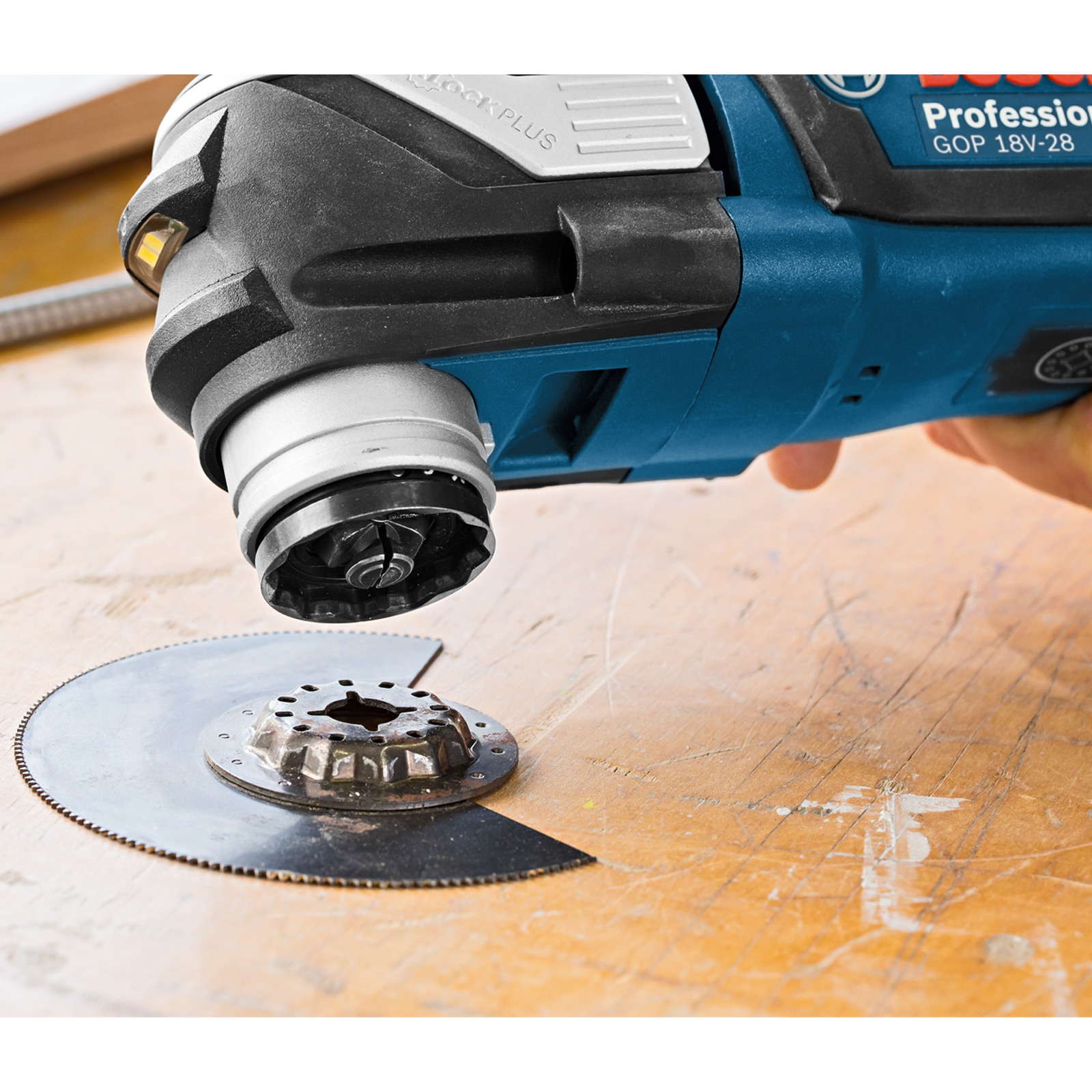 Bosch Akku-Multi-Cutter GOP 18V-28 / 2x 3,0 Ah Akku + Ladegerät in L-Boxx