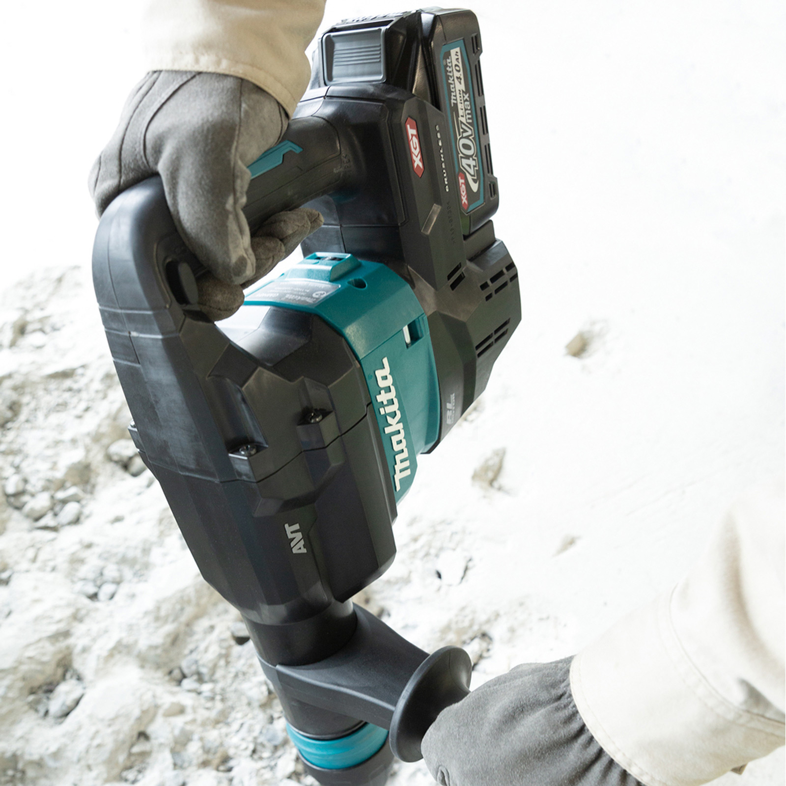 Makita HM001GM201 Akku-Stemmhammer 40V max. / 2x 4,0 Ah Akku + Ladegerät inkl. AWS Funk-Adapter WUT01 im Koffer