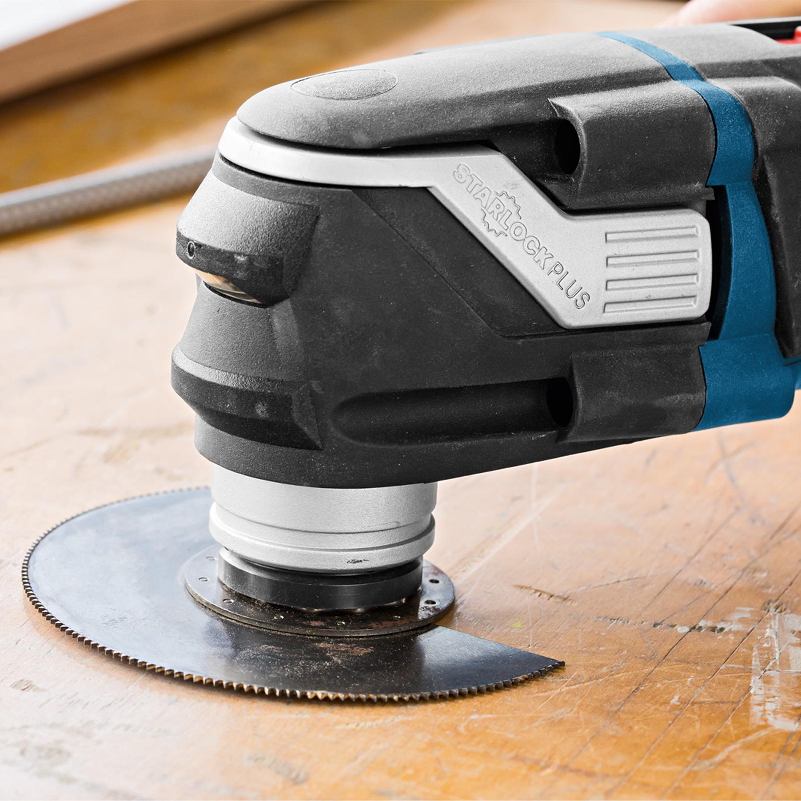 Bosch Akku-Multi-Cutter GOP 18V-28 / 2x 4,0 Ah ProCORE18V Akku + Ladegerät in L-Boxx