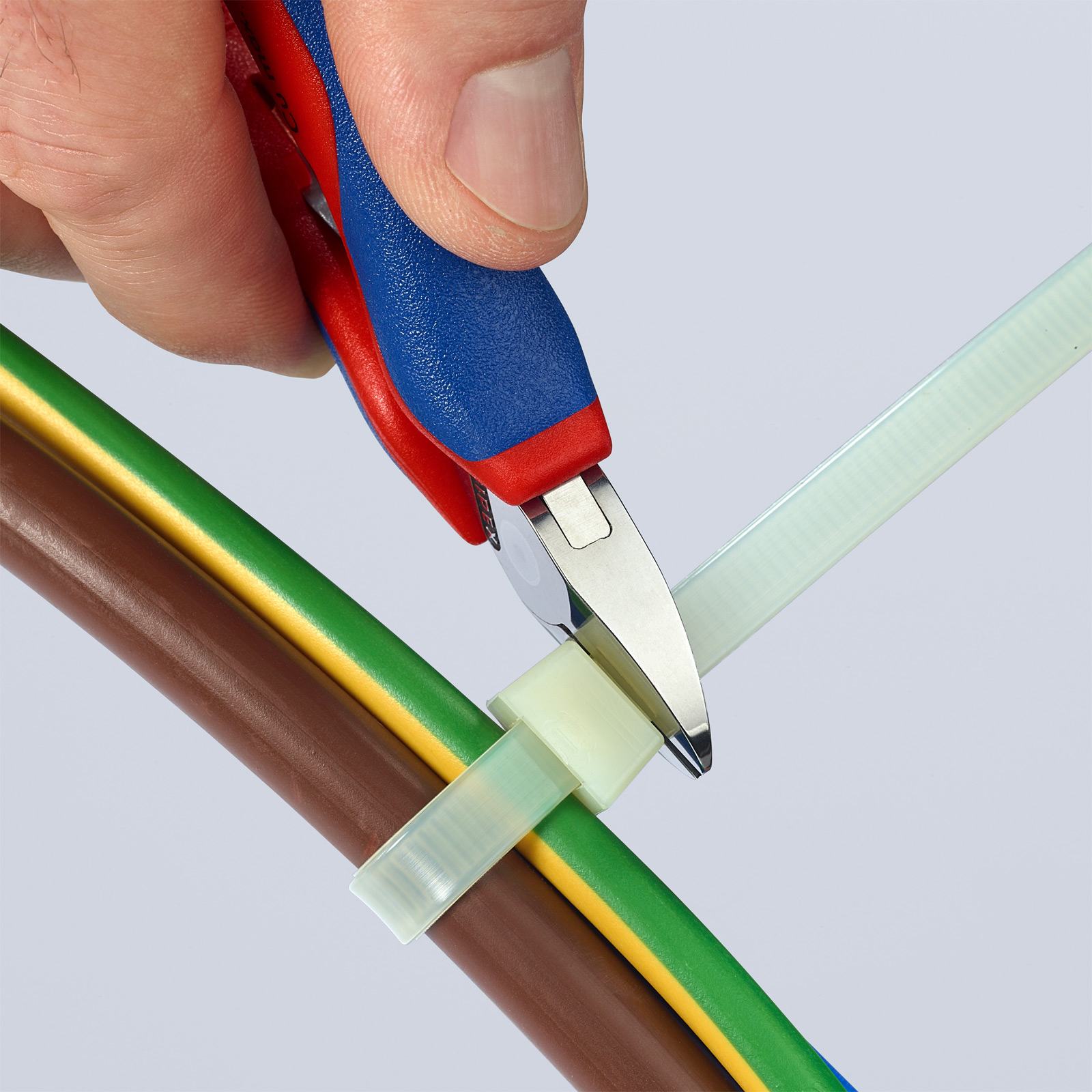 knipex_7782130_anwendung-2
