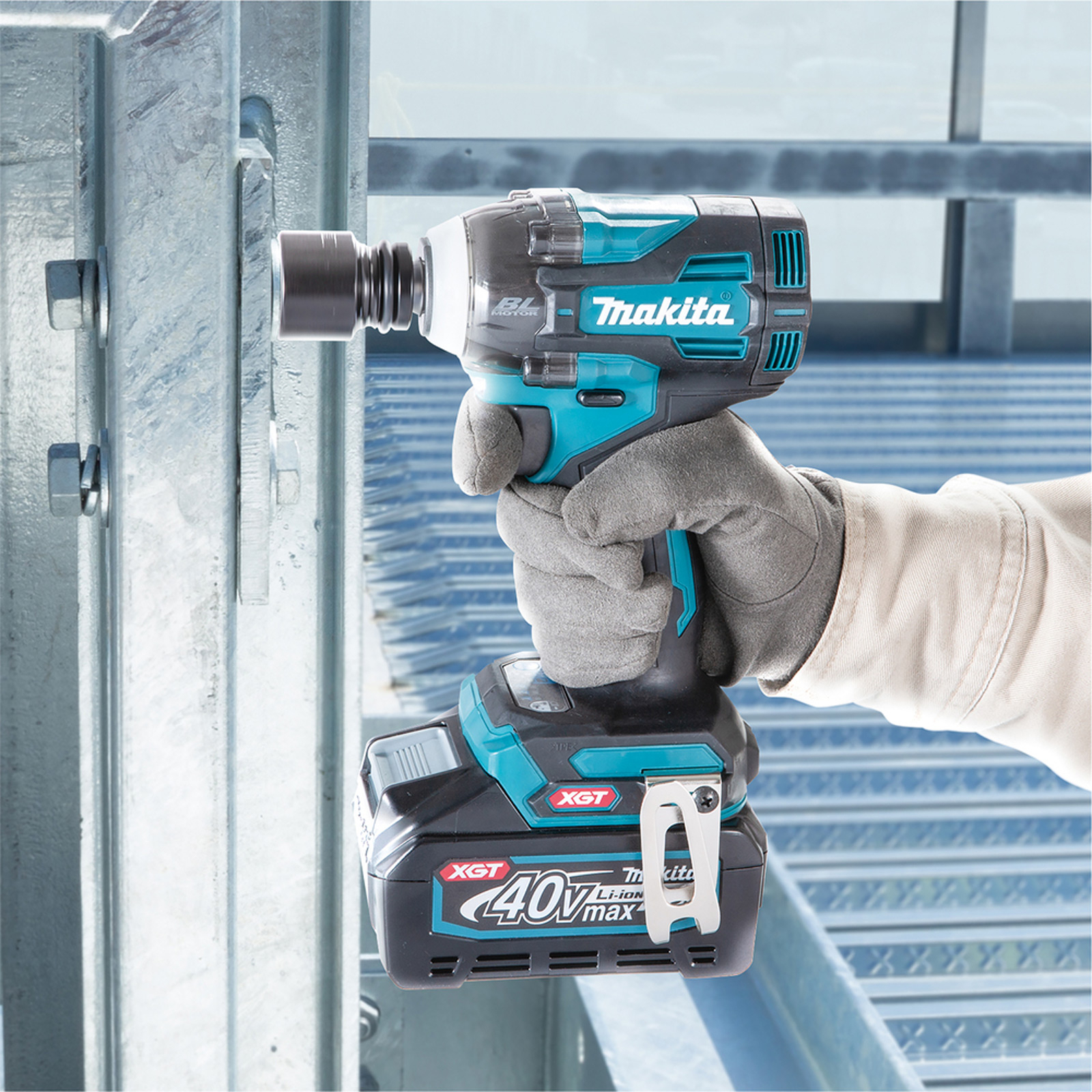 Makita TW004GD201 Akku-Schlagschrauber 40V max. / 2x 2,5 Ah Akku + Ladegerät im Makpac