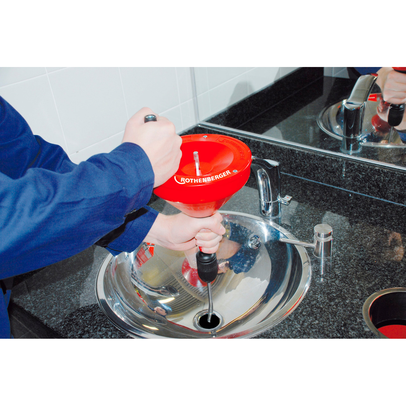 rospi_8_h_e_plus_drain_cleaner_8mm_x_7_5m_72095-action_image-7267_36d43ca6_2